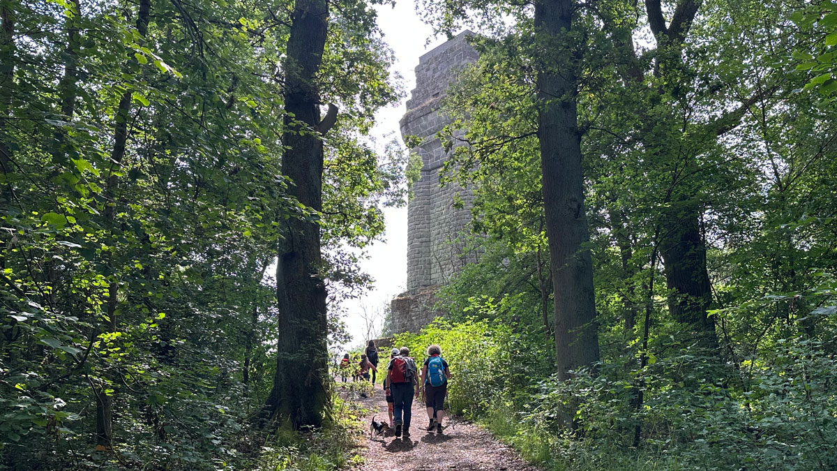 Wandergruppe-am-Bismarckturm-IMG_3597